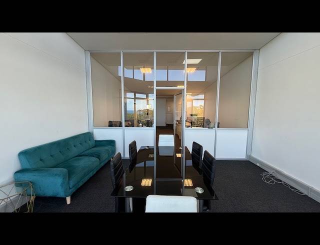 84M² OFFICE TO LET IN LA LUCIA RIDGE